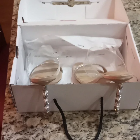 Aldo - Picture 5 of 7